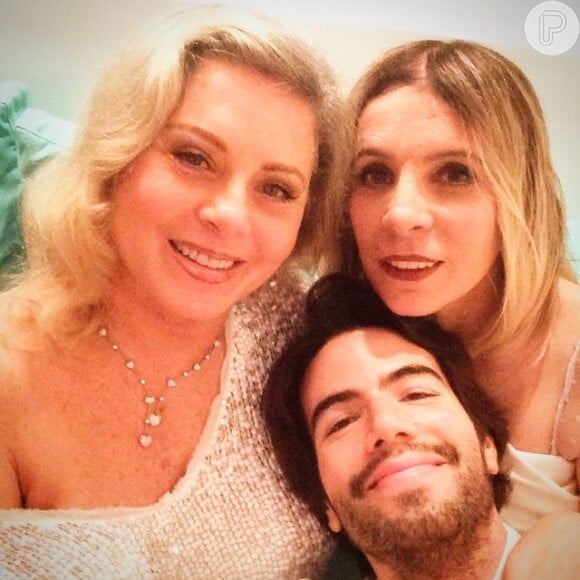 Vera Fischer passou a virada de 2014 para 2015 na companhia do casal de amigos Liege Monteiro e Luiz Fernando Coutinho