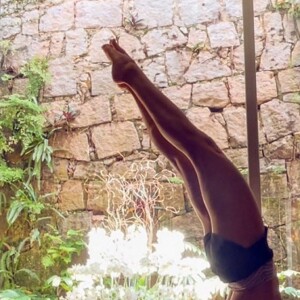 Grazi Massafera também é adepta da yoga