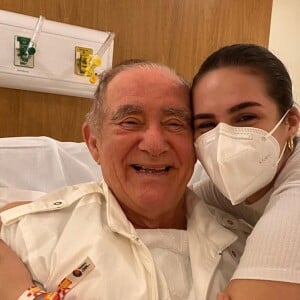 Pai de Lívian Aragão, Renato Aragão, de 87 anos, sofreu um AIT (acidente isquêmico transitório)