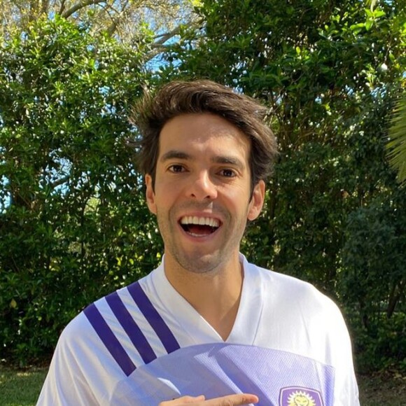 Kaká lamentou o fato de muitos atletas serem duramente criticados dentro do próprio país e citou Neymar