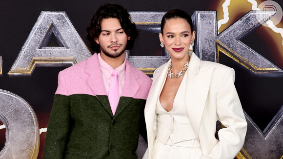 Atualmente, Bruna Marquezine vive romance com o ator Xolo Maridueña