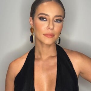 Paolla Oliveira está sempre entregando muita elegância e beleza