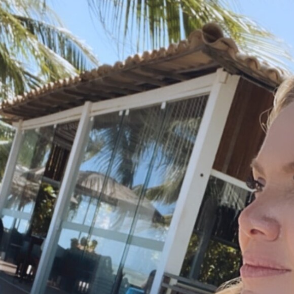 Fotos de Eliana sem maquiagem ou sem filtro são raras e sempre rendem elogios entre os fãs da loira