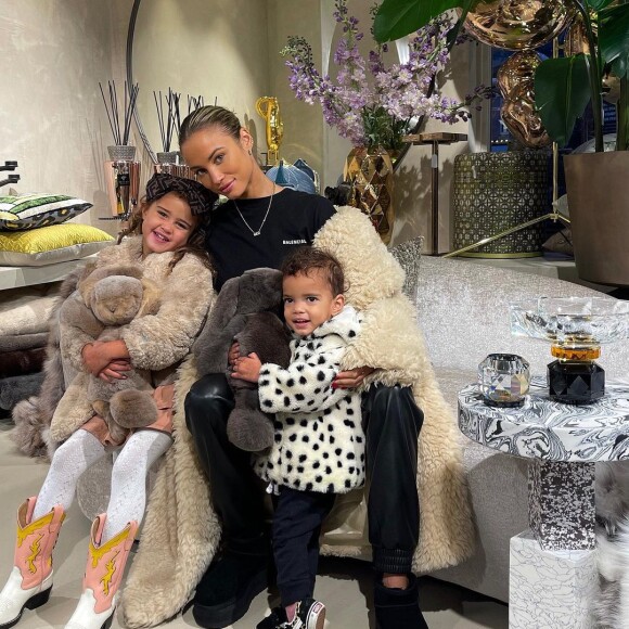 Rose Bertram já foi casada por oito anos e tem dois filhos