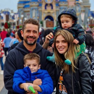 Rafa Brites está na Disney curtindo as férias com os filhos e o marido, Felipe Andreoli