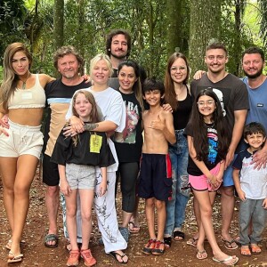 Luísa Sonza compartilhou álbum de fotos de férias em família