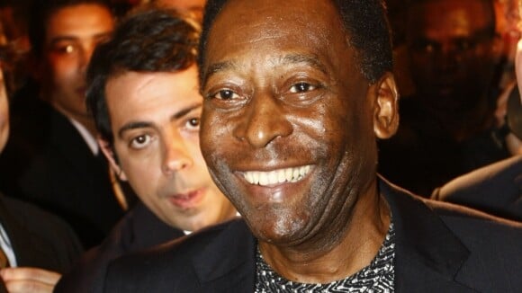Morte de Pelé faz Galvão Bueno chorar. Veja homenagem póstuma do narrador da Globo: 'Tristeza!'