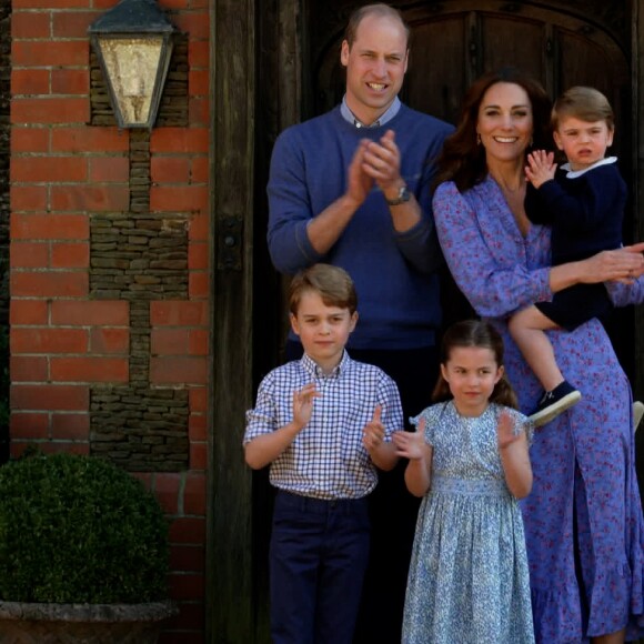  Príncipe William e Kate Middleton são pais de três filhos