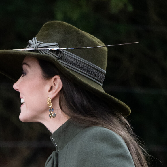 Kate Middleton utilizou par de brincos pela primeira vez e joia foi presente de Príncipe William