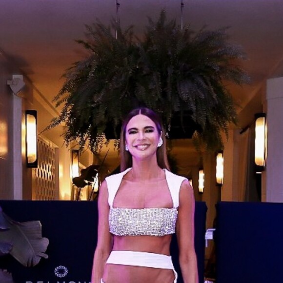 Segundo a assessoria de Luciana Gimenez, a cirurgia da apresentadora foi bem sucedida