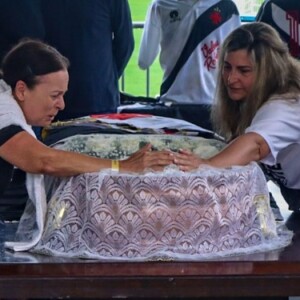 Corpo de Roberto Dinamite é velado no estádio de São Januário no Rio de Janeiro em 9 de janeiro de 2023