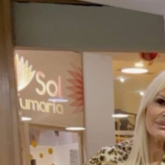 Monique Evans tem usado as redes sociais para defender a gravidez de Bárbara Evans