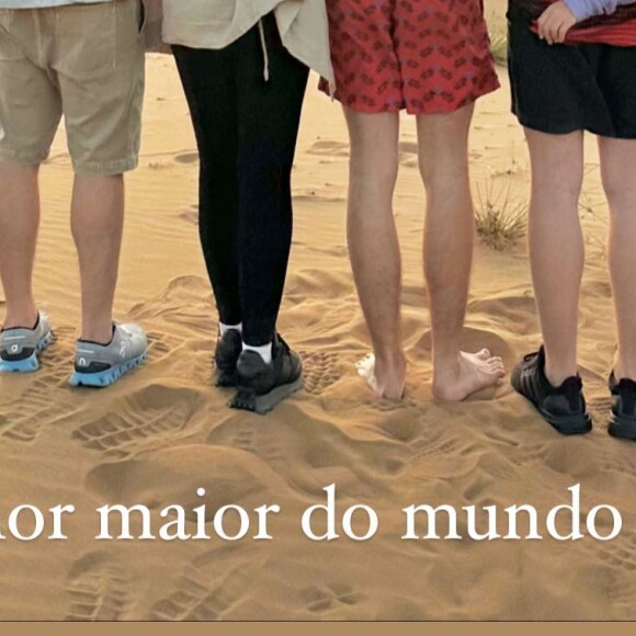 Filhos de Luciano Huck e Angélica se reuniram com os pais para contemplar o pôr-do-sol