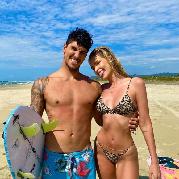 Yasmin Brunet chegou a brigar com Gabriel Medina, seu namorado na época, por causa de Bruna Griphao