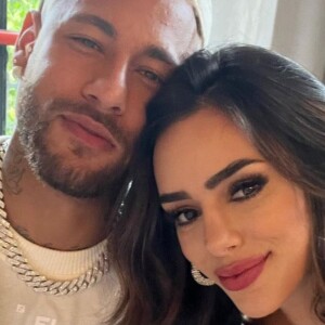 Neymar defende Bruna Biancardi nas redes sociais