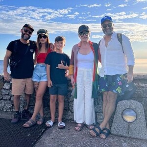 Ana Maria Braga e o namorado, o jornalista Fabio Arruda, estão com a família da apresentadora na África do Sul