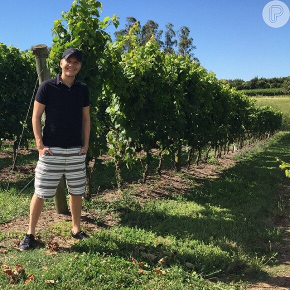 Michel Teló e Thais Fersoza fizeram passeio por vinícolas no Uruguai
