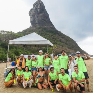 Grazi Massafera e Marlon Teixeira se reencontraram em ação de coleta de lixo nas praias de Fernando de Noronha