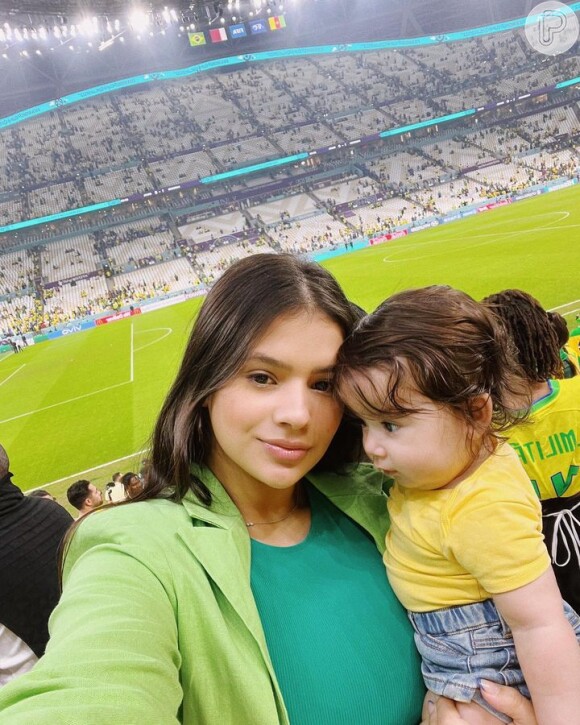 Raiane Lima levou a filha para ver Gabriel Jesus jogar na Copa do Mundo do Catar