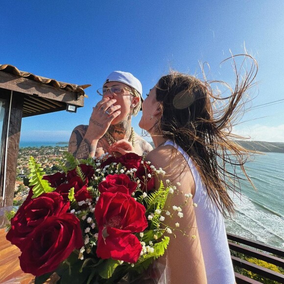 Mel Maia fez questão de afastar fãs que tentam ficar com MC Daniel