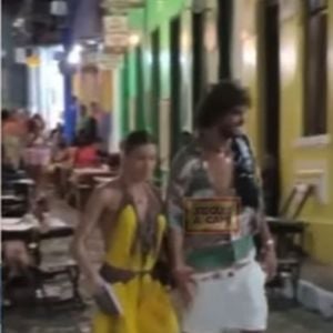 Grazi Massafera e Marlon Teixeira foram filmados de mãos dadas na rua