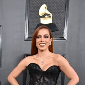 Vestido de Anitta no Grammy 2023 demorou 300 horas para ser feito