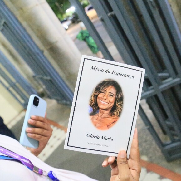 Gloria Maria: convidados receberam folheto de 'Missa da Esperança' uma semana após a morte da jornalista