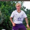 Justin Bieber curtia férias nas Ilhas Turcas e Caicos, no Caribe, quando quebrou o pé esquerdo