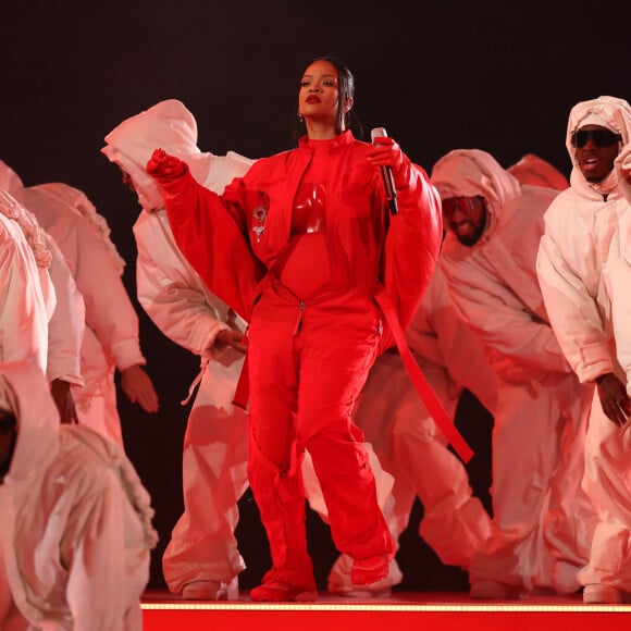 Rihanna se apresentou no Super Bowl LVII