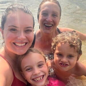 Mariana Bridi está em Florianópolis com a mãe, Sônia Bridi, e os filhos