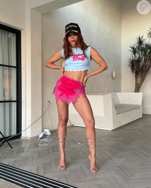 Anitta revelou que está recebendo muitos pedidos para subir em seu trio no carnaval 2023