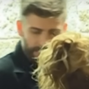 Shakira é mandada calar a boca pela mãe de Piqué em vídeo polêmico