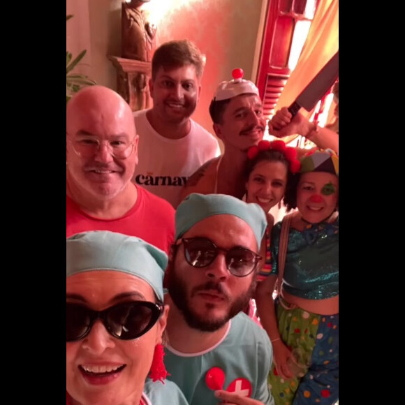 'Fantasia' de Fátima Bernardes e Túlio Gadêlha para o carnaval 2023 desagradou alguns internautas: 'Brincadeira sem graça'