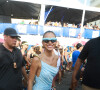 Bruna Marquezine apostou em um vestido curtinho azul para curtir o Carnaval em Salvador, na Bahia