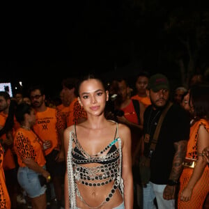 Bruna Marquezine curtiu o Carnaval de  Salvador com muita elegância