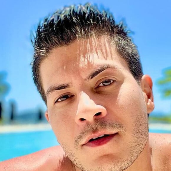 Arthur Aguiar explicou por que não está aproveitando a folia de Carnaval