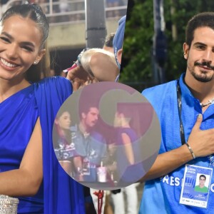 Bruna Marquezine e Enzo Celulari foram filmados em camarote conversando, mas alguns internautas apontaram para uma suposta briga entre o ex-casal