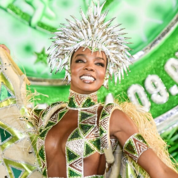Mocidade Alegre é a campeã no Carnaval de SP e Thelma Assis celebrou vitória da escola de samba