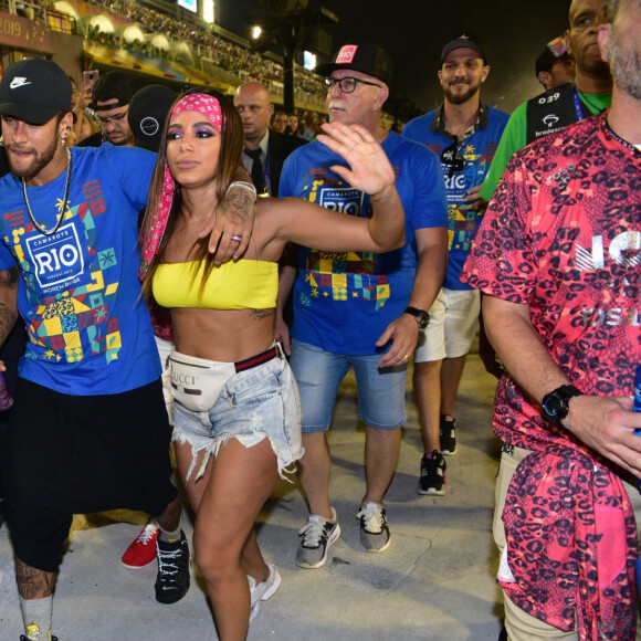 Neymar já curtiu o Carnaval na Sapucaí em anos anteriores