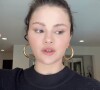 Selena Gomez mostrou nas redes sociais que havia exagerado ao fazer a sobrancelha