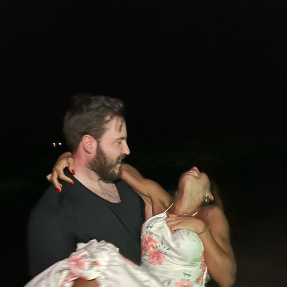 Thiago Nigro revelou o desejo de se casar com Maíra Cardi