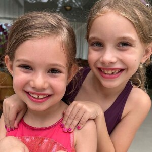 Filhas de Mariana Bridi e Thais Fersoza, Aurora e Melinda surpreenderam fãs da influencer e da atriz pela semelhança