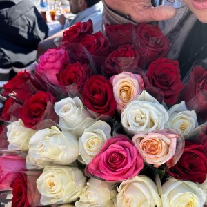 Rafa Kalimann postou fotos de um buquê de flores durante viagem