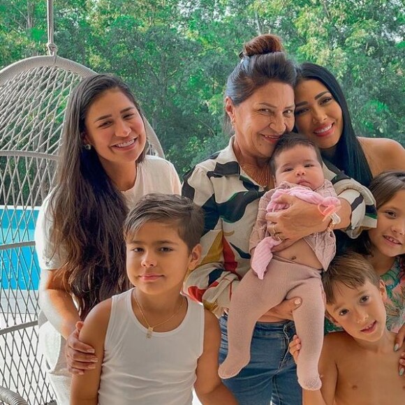 Mãe de Simone e Simaria, Mara Mendes, ficou 3 anos sem ver os filhos porque se mudou para São Paulo para trabalhar