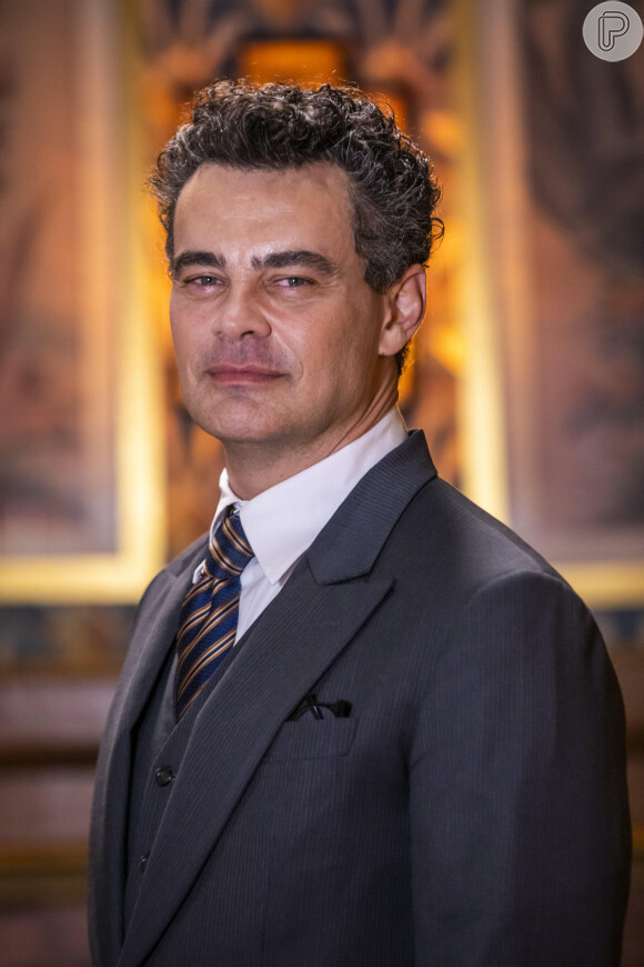 'Amor Perfeito': Érico Requião (Carmo Dalla Vecchia) é advogado e membro da diretoria do Grupo Rubião.