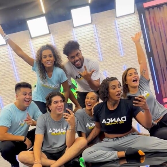 Priscila Fantin agradeceu aos professores e companheiros de dança