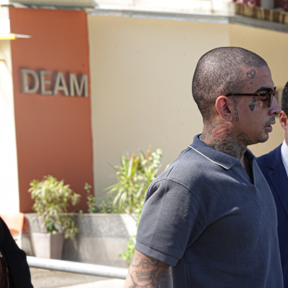 MC Guimê foi à delegacia acompanhado de equipe e advogados, segundo o colunista Lucas Pasin, do UOL