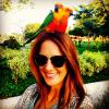Ticiane Pinheiro posta foto com pássaros na cabeça