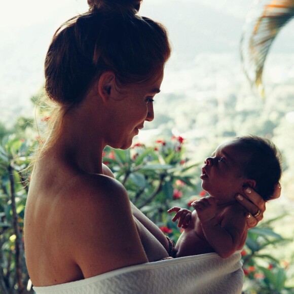 Cintia Dicker deu à luz sua primeira filha em dezembro de 2022