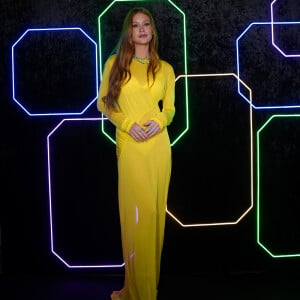 Marina Ruy Barbosa elegeu um look fashionista para evento